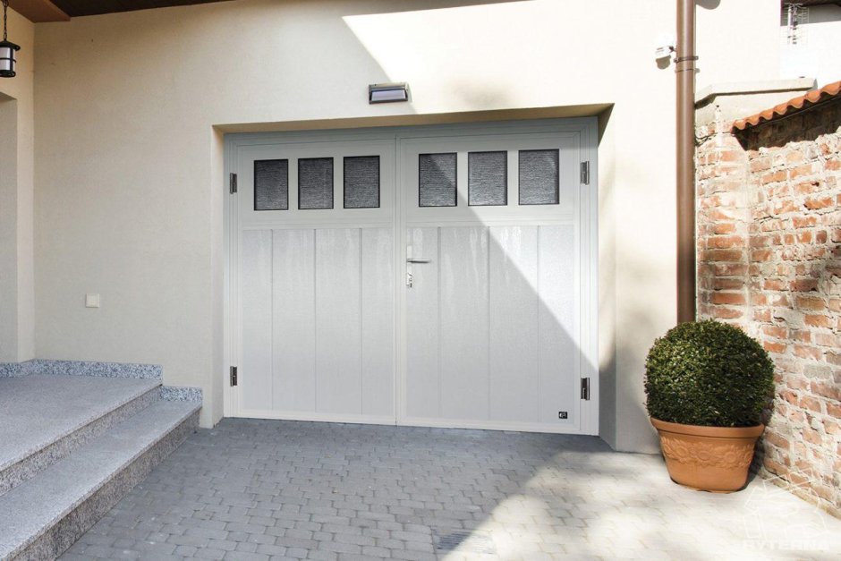 Rubius Garage Door