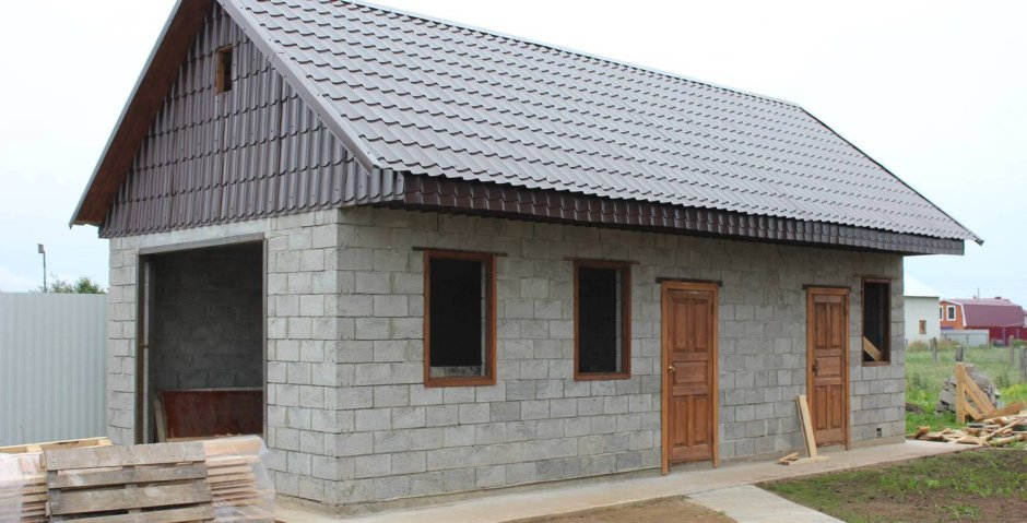 Односкатная крыша для бани из керамзитобетонных блоков