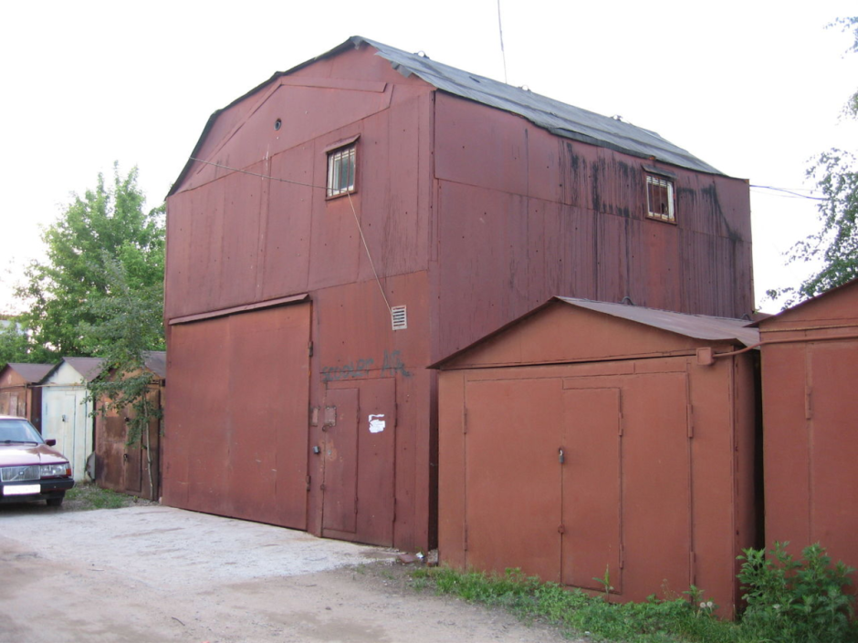 Двухэтажный металлический гараж