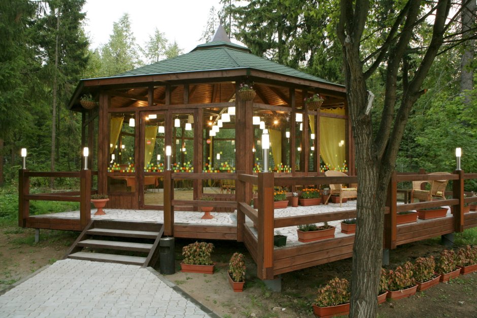Мангальная зона в загородном парке Владимир