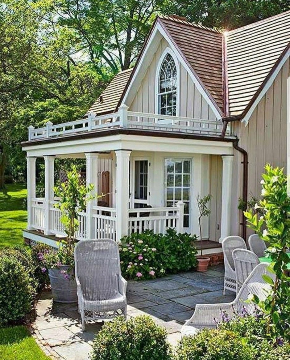 Загородный дом с террасой