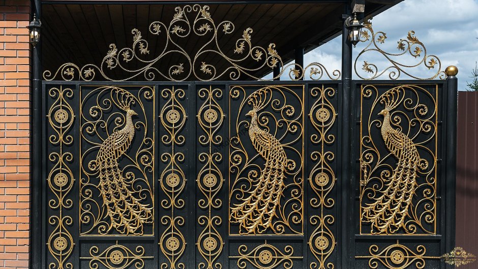 Кованые ворота со львом Коварт