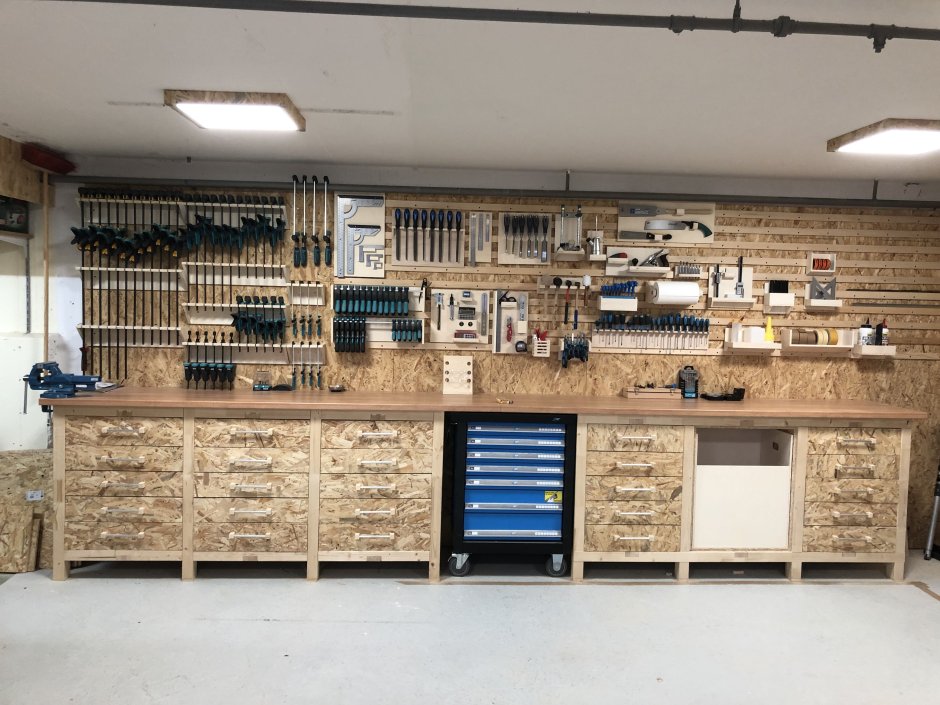 Стеллаж для колес из паллет