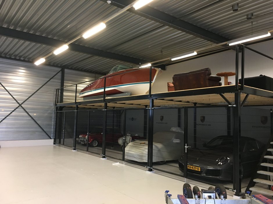 Панель для отверток на верстак в гараже