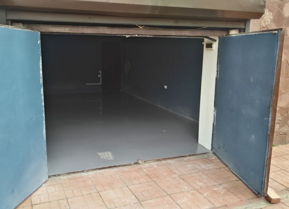 Пол в Железном гараже