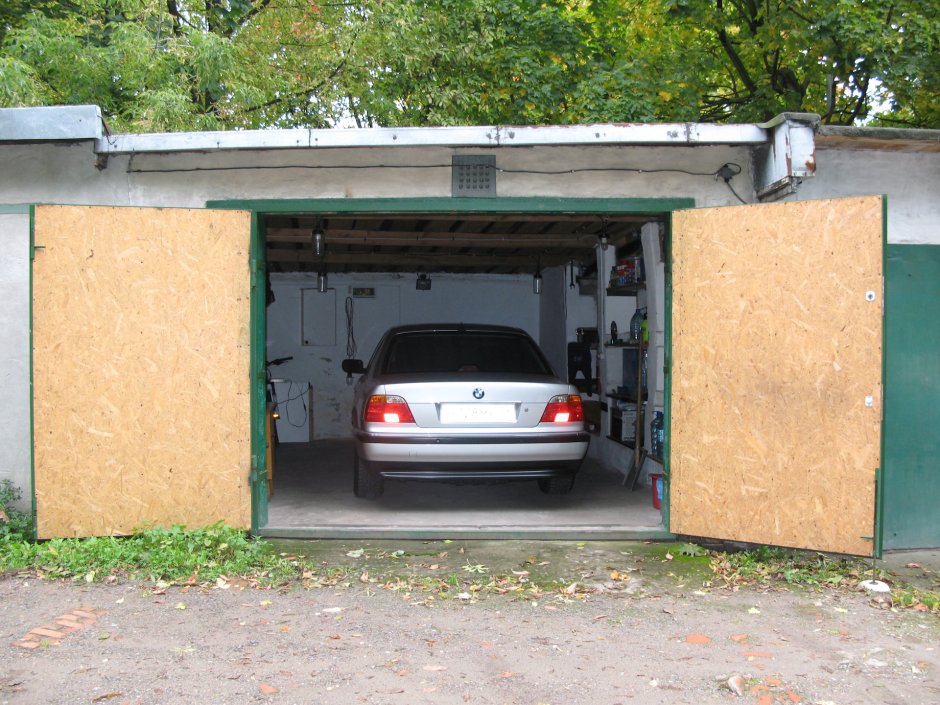 Вентиляция в металлическом гараже