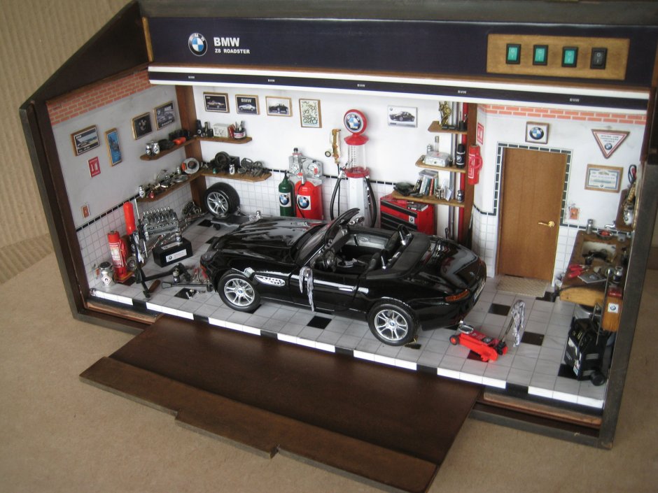 Миниатюрный гараж