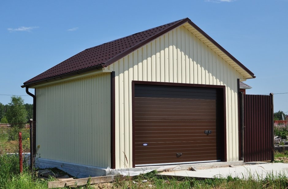 Гараж из профнастила