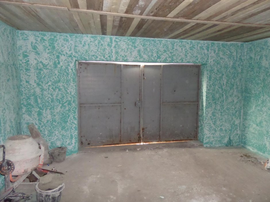 Покраска стен в гараже