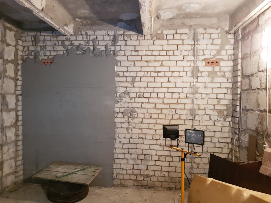 Отделка внутренних стен для автомастерской