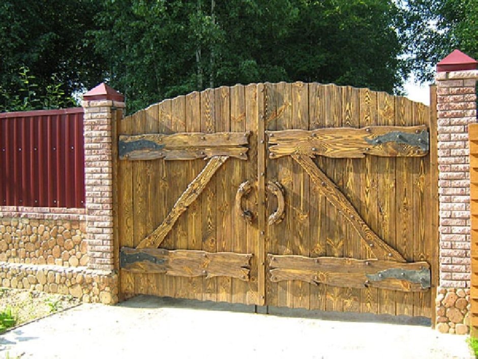 Ворота для дачи распашные деревянные