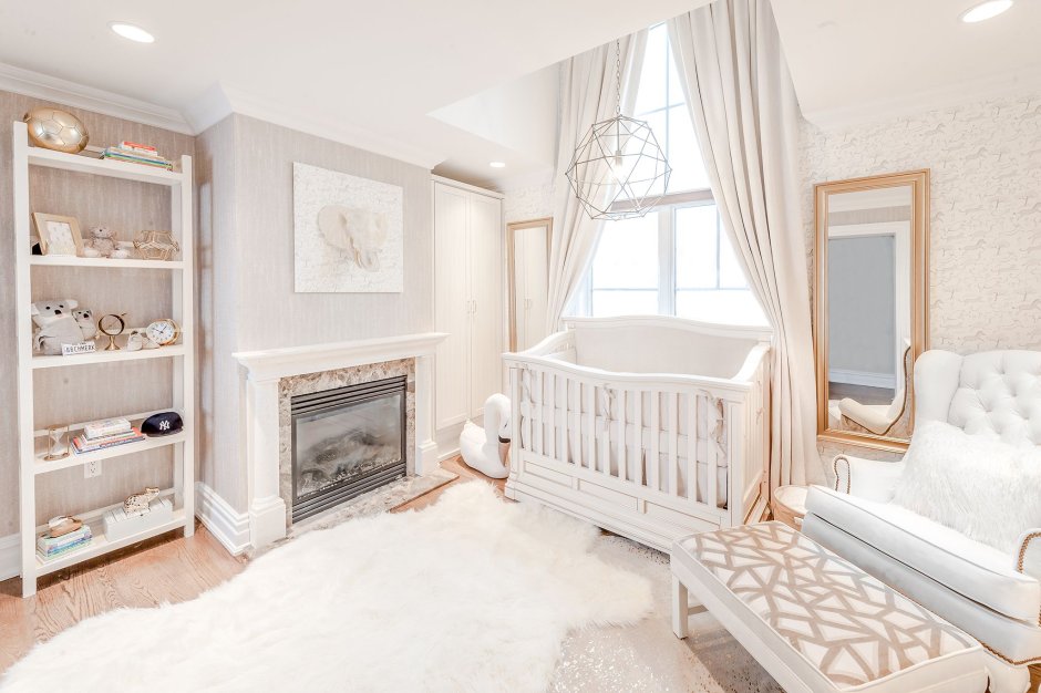 Комната для новорожденной девочки в классическом стиле