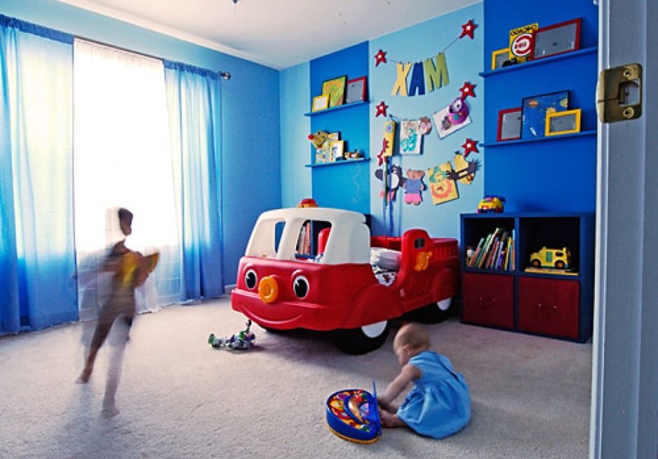 Детская комната с машинками