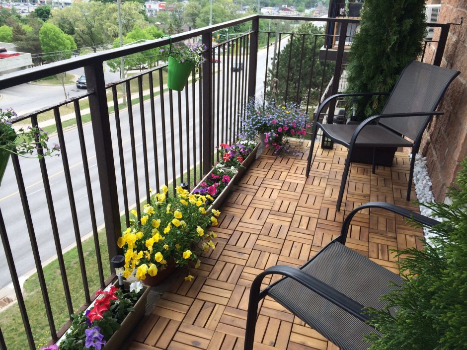 5 Basic Tips to refresh your balcony
