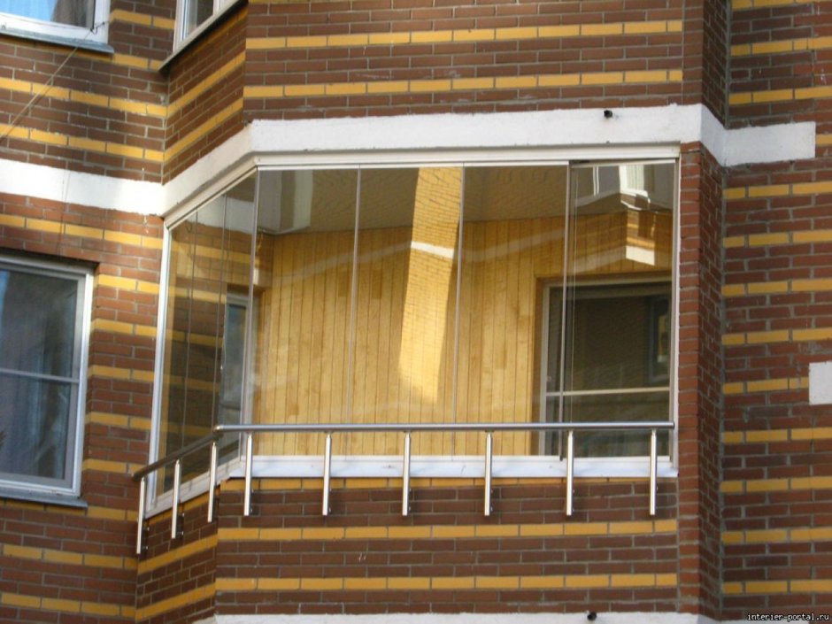 Безрамное остекление балконов финская система