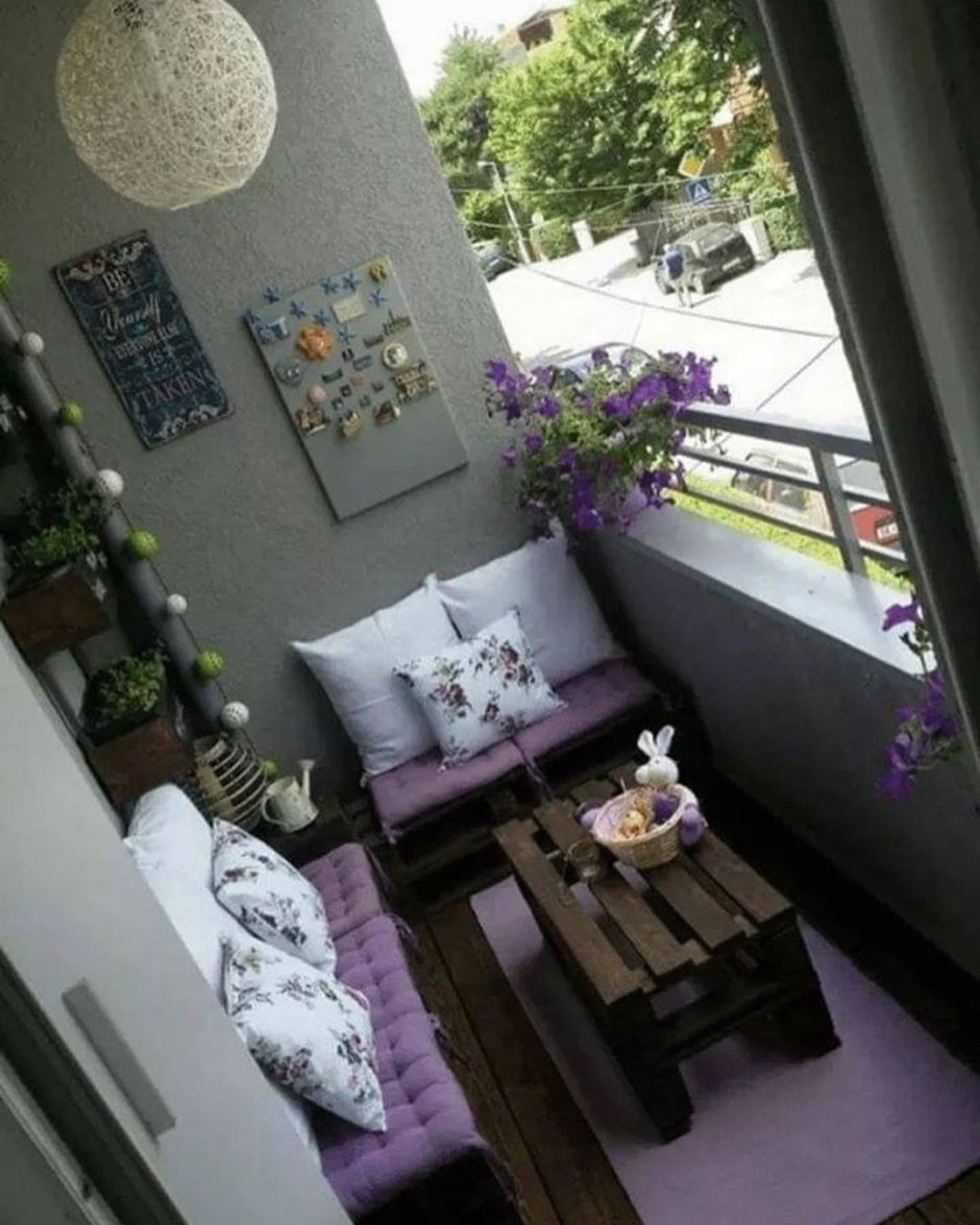 Балкон в лавандовом цвете