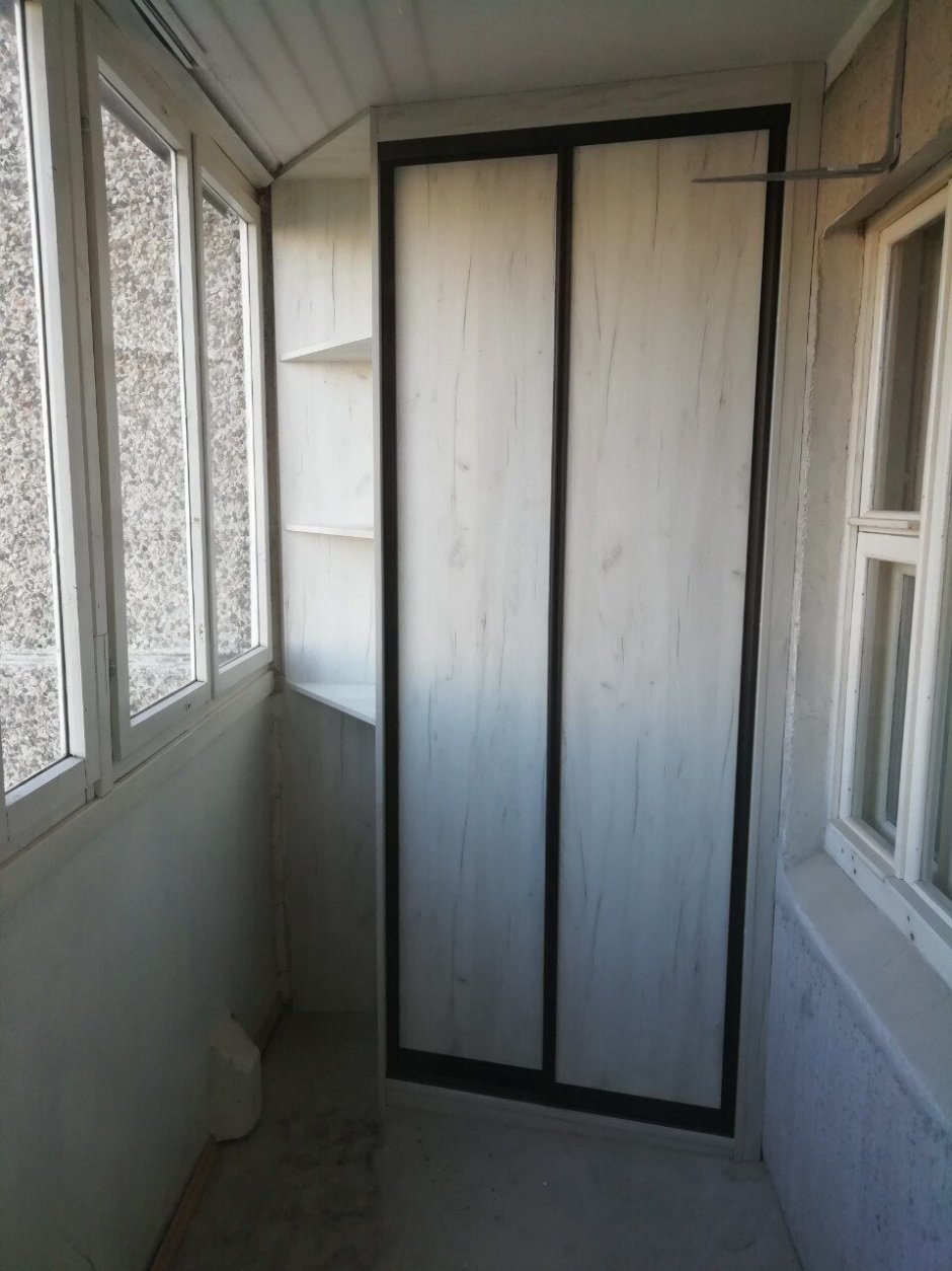 Двери гармошка для шкафа на балконе