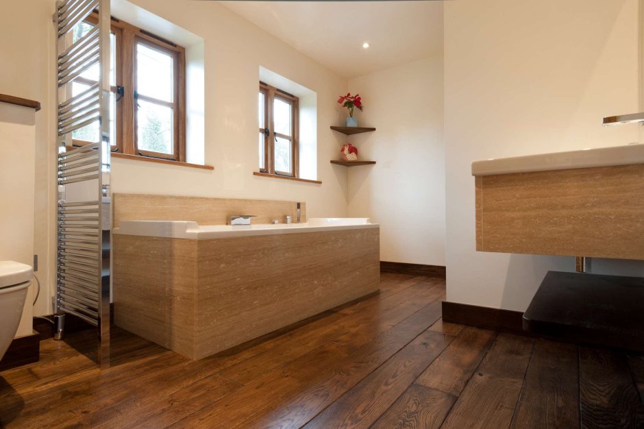 Деревянный пол в ванную