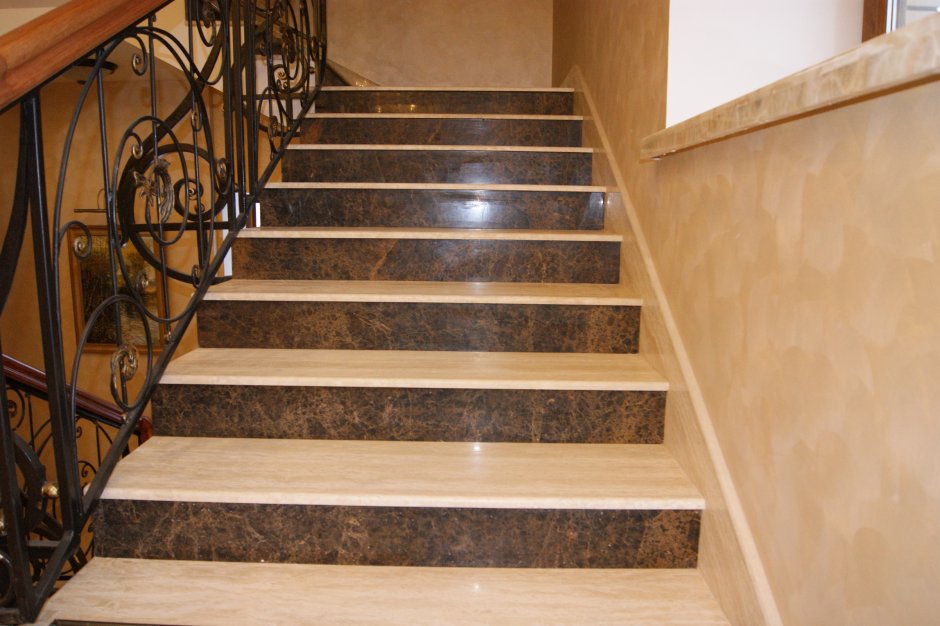 Отделка лестницы плиткой