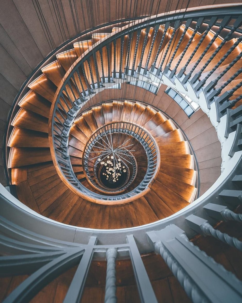 Винтовая лестница big-Ben снизу