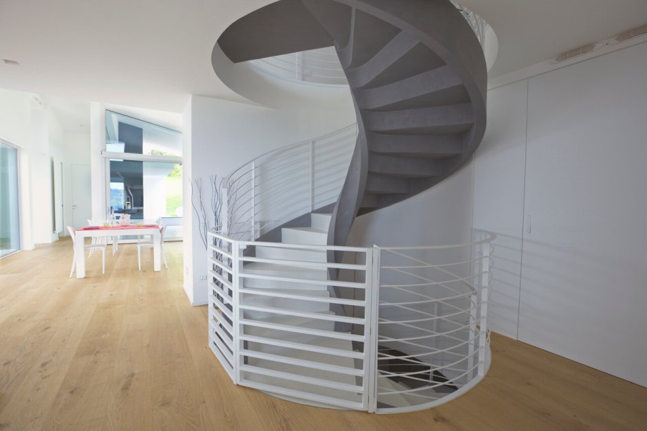 Винтовая лестница из бетона