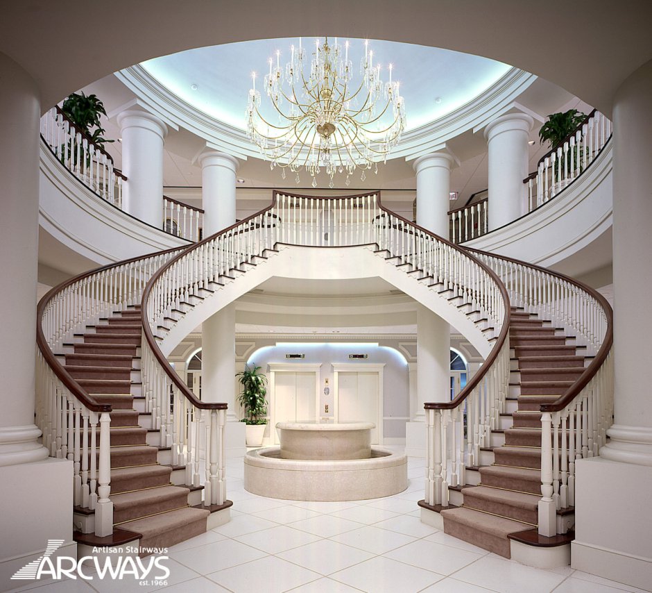 Парадные лестницы закругленные