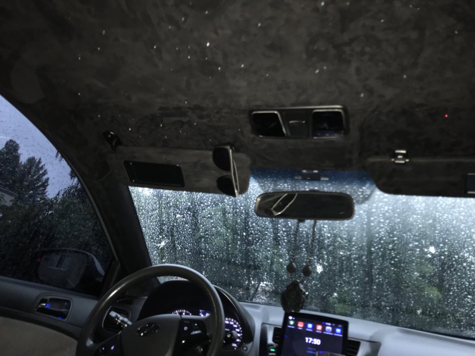 Hyundai Solaris черный салон