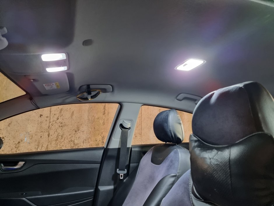 Hyundai Solaris синий салон