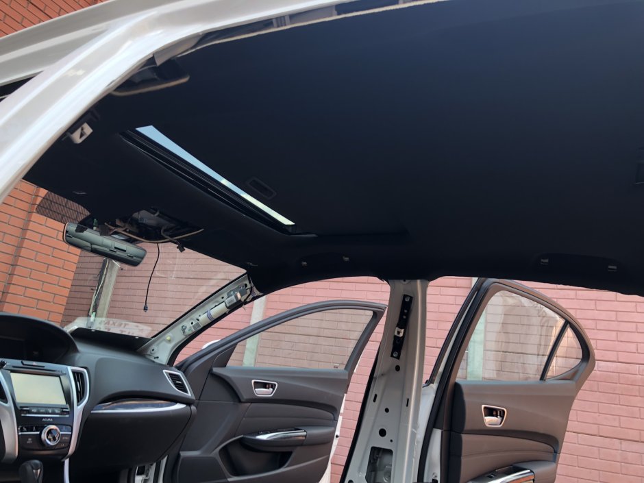 Черный потолок Acura TLX