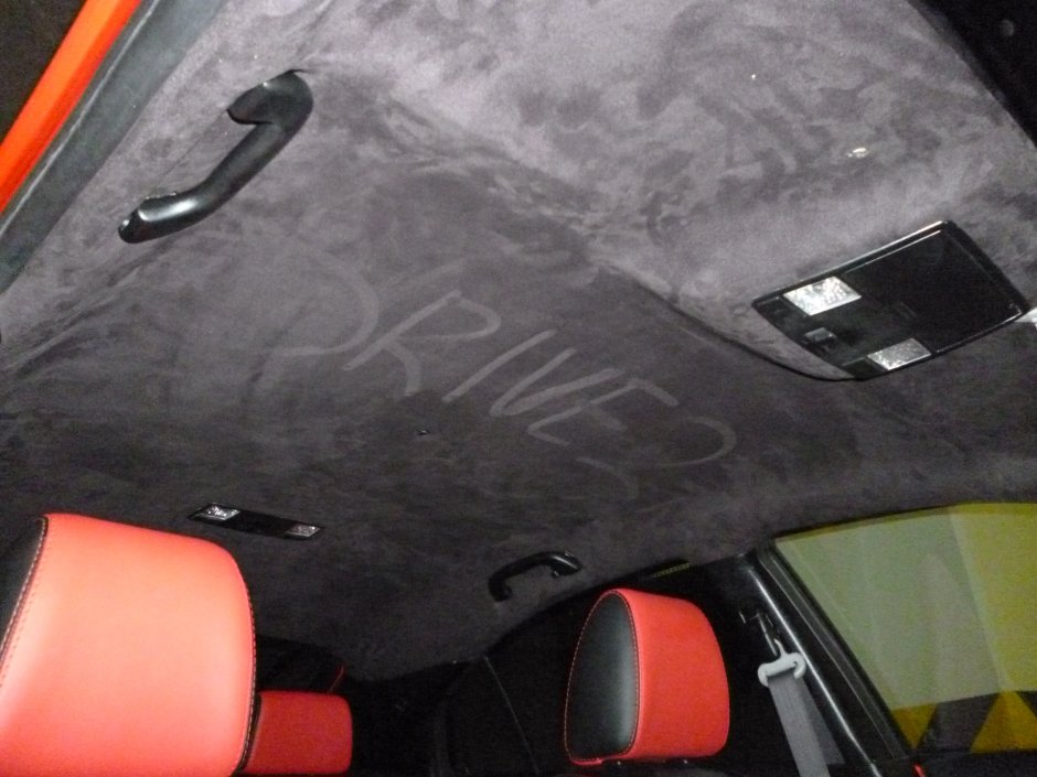 Прадо 150 салон чёрный потолок