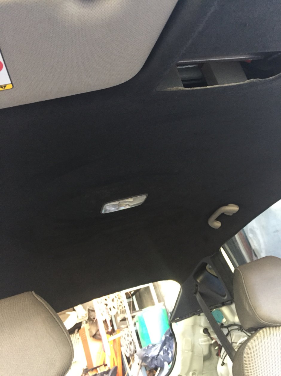 Черный потолок Хендай Солярис 2