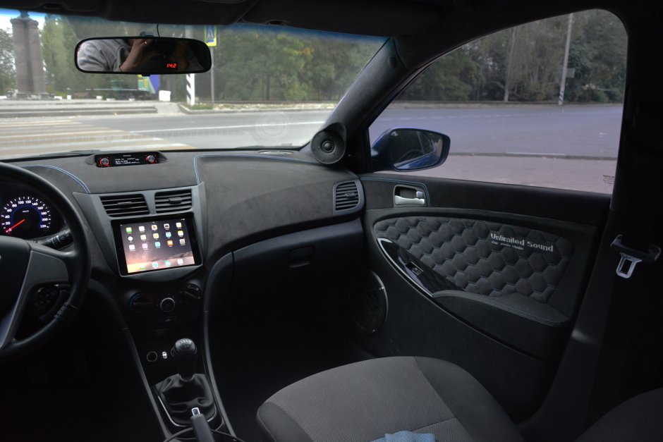 Черный салон Солярис 2012