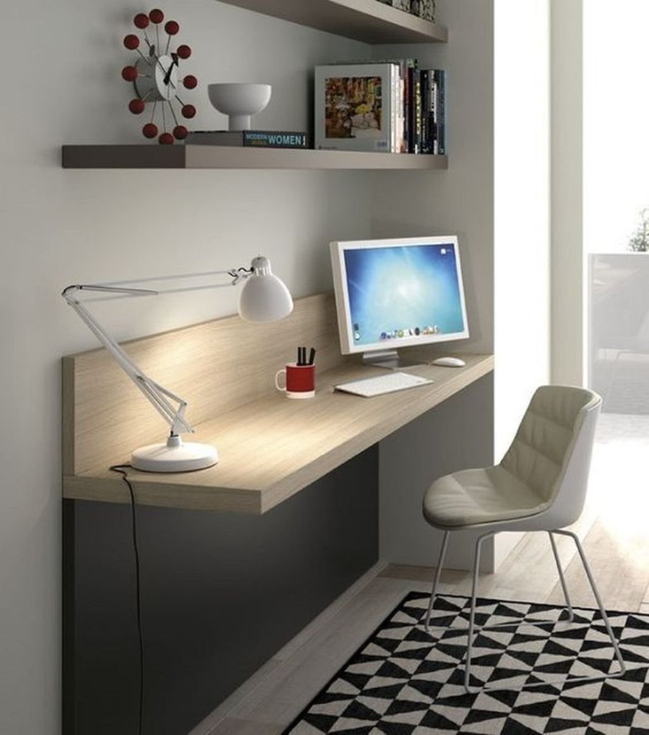 Компьютерный стол для маленькой комнаты