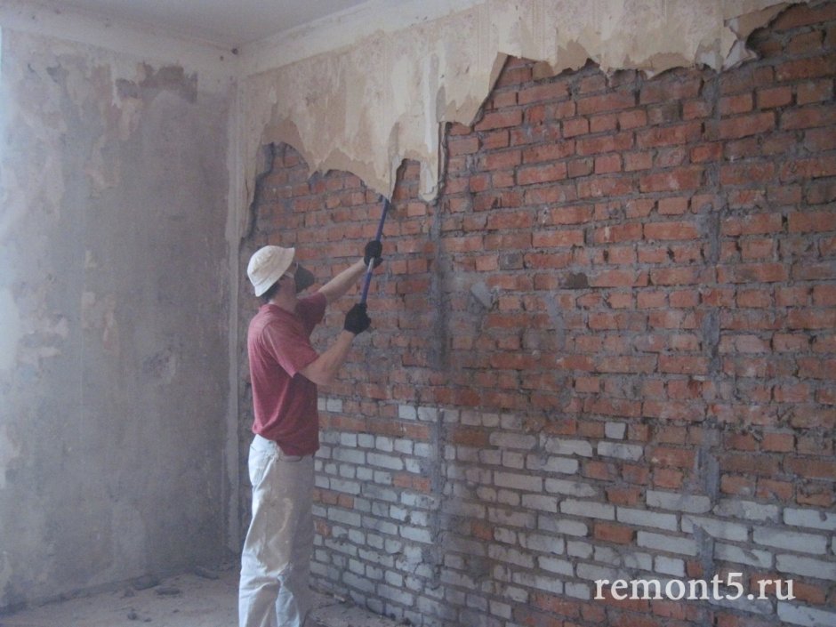 Оштукатуривание кирпичных стен