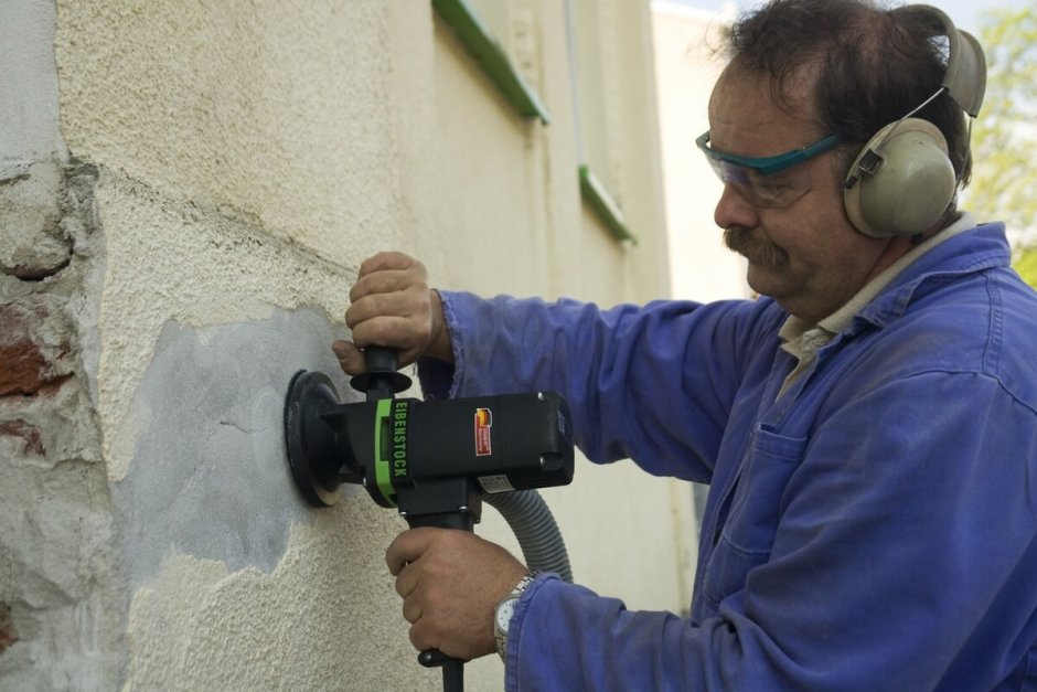 Демонтаж штукатурки