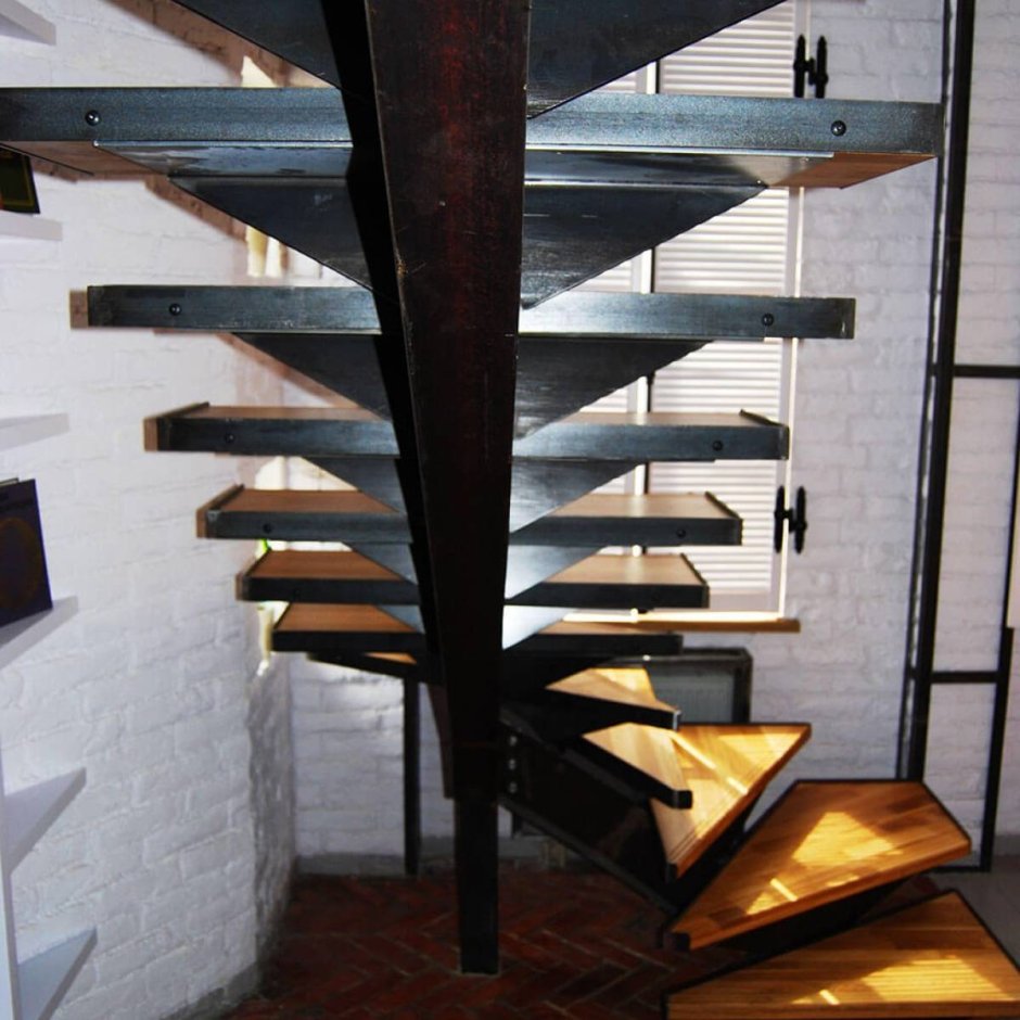 Межэтажные лестницы из 20 швеллера