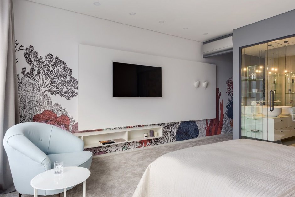 Телевизор в спальне