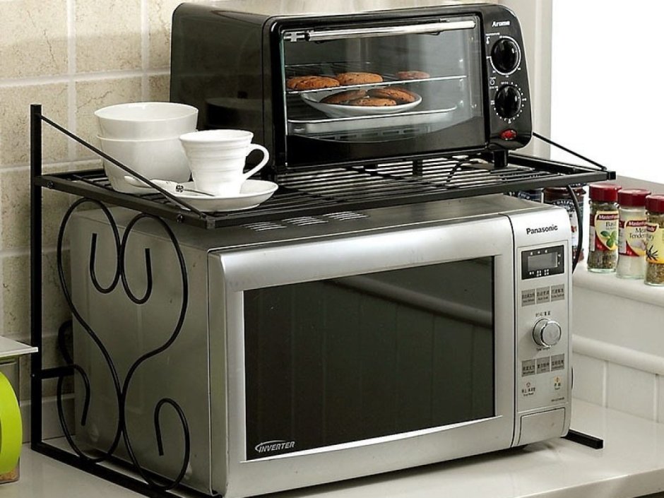 Полка на кухне над столешницей