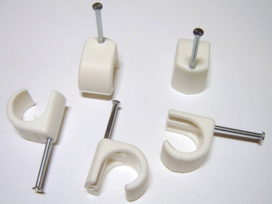 Скоба крепления проводов 3909