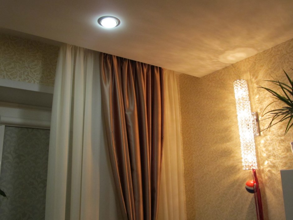 Скрытый карниз для натяжного