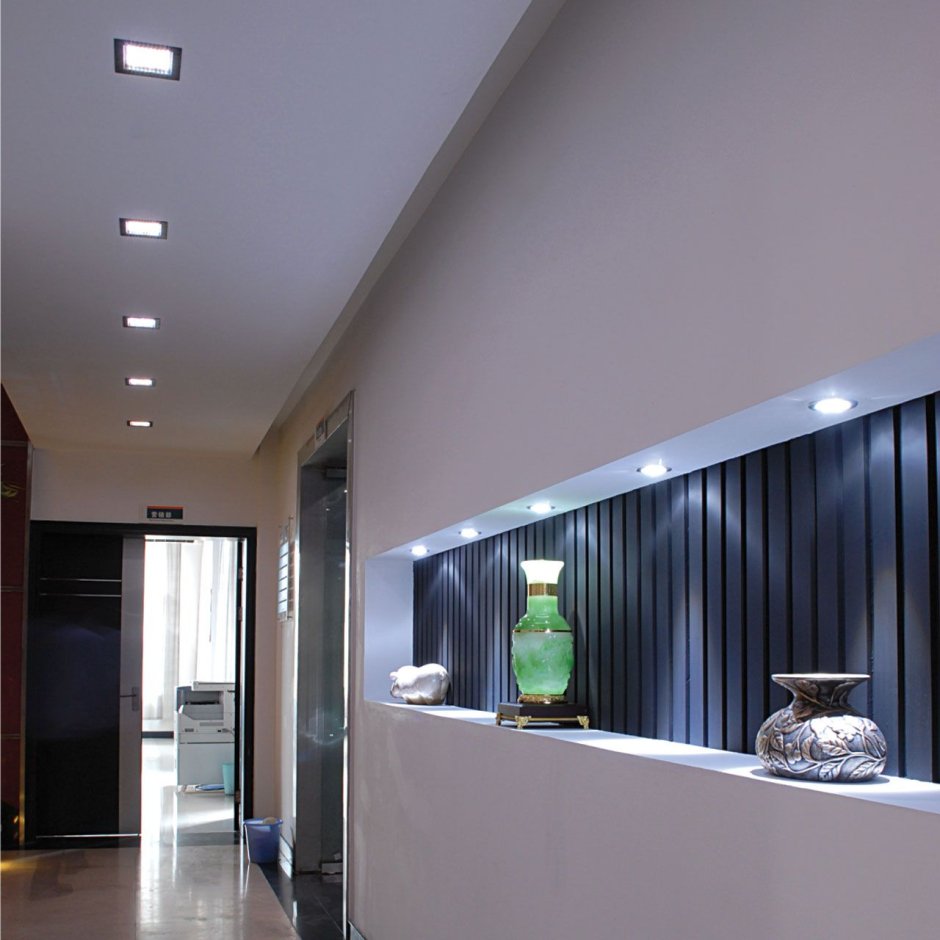 Скрытый карниз для натяжного потолка