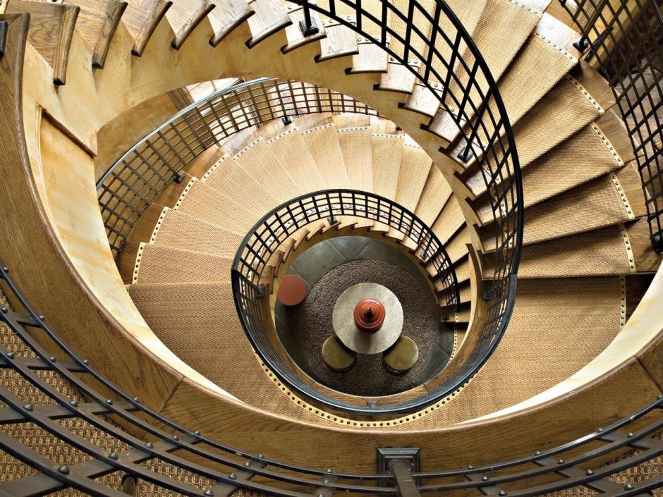 Винтовая лестница МЭИ Лефортово