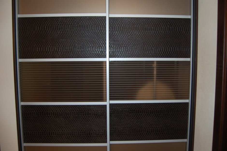 Дверь купе искусственная кожа