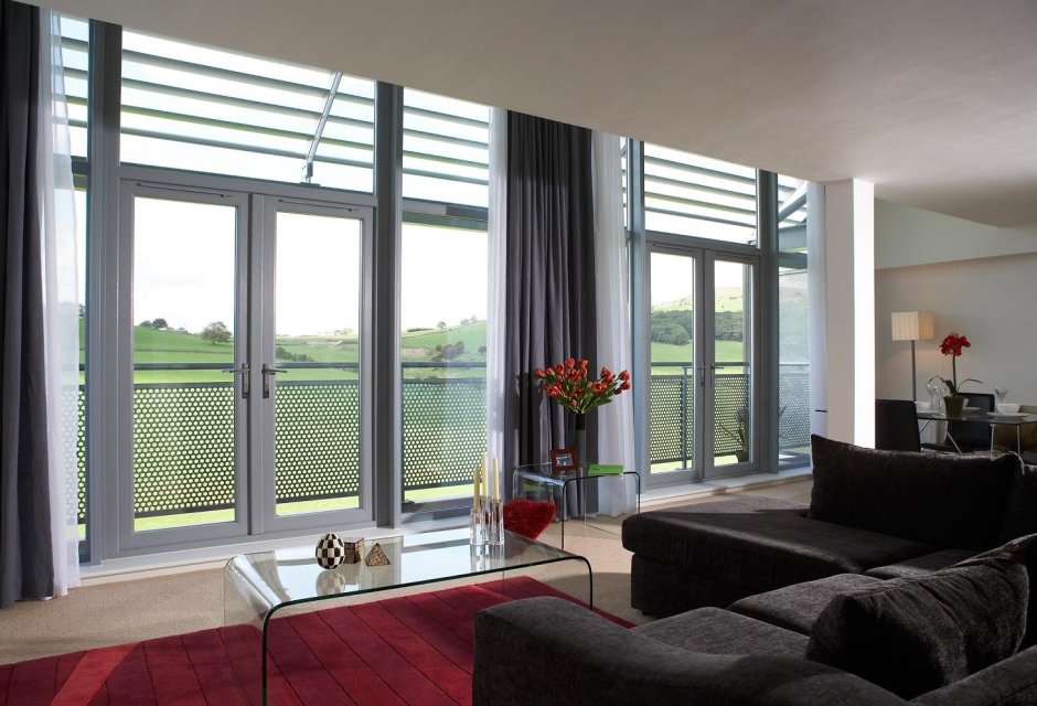 Пластиковые двери со шпросами