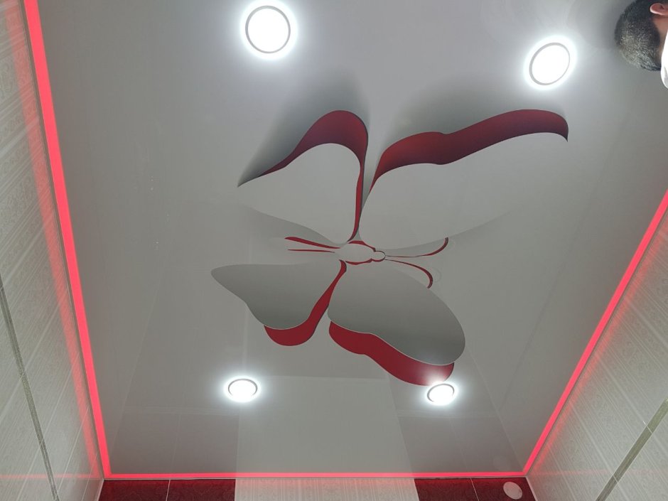 Натяжные потолки с рисунком абстракция