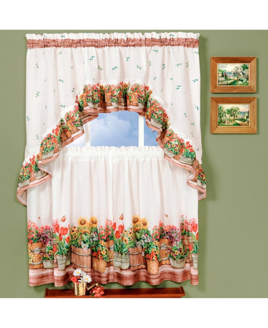 Окно в деревенском доме