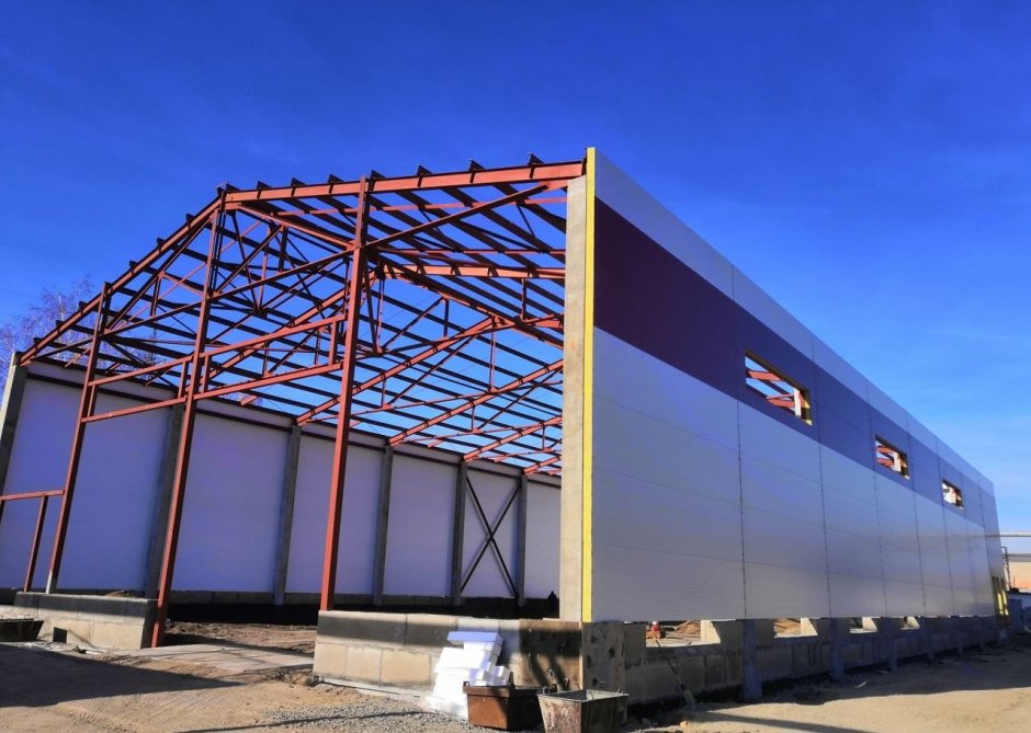 Здание из сэндвич панелей 7024