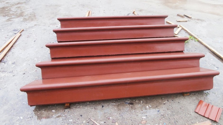 Полированная бетонная лестница