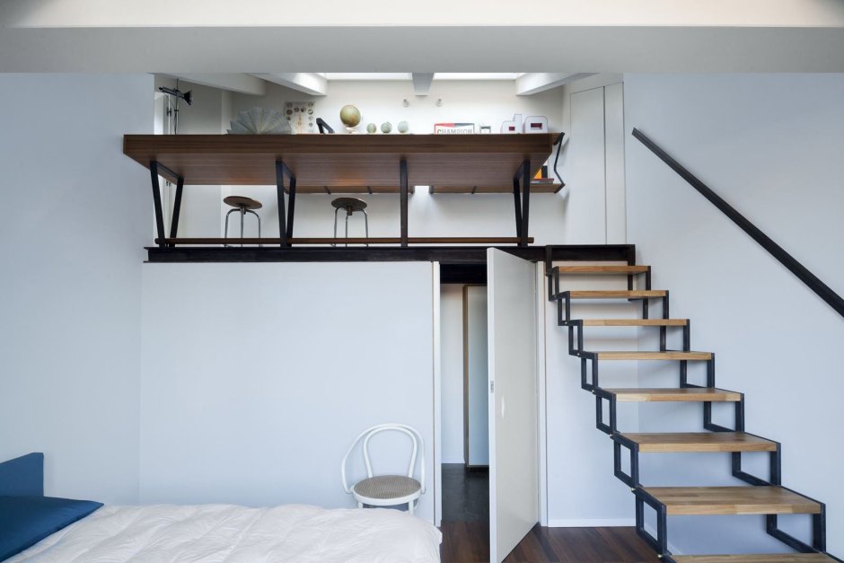 Раскладная лестница на второй этаж