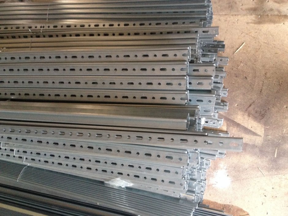 Траверса монтажная 20*30 (3м)